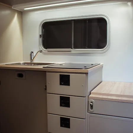 Camper On Road Tenerife 캠프장 *